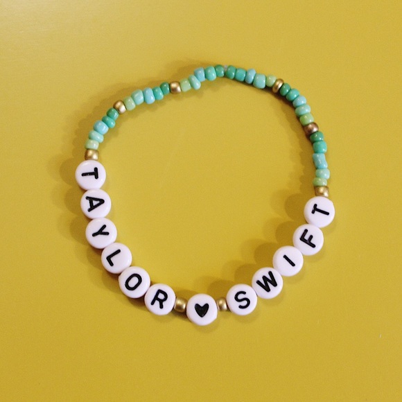 Taylor Swift Debut Eras Tour Concert Friendship Bracelet 5 pack Taylor’s Version - Picture 3 of 5